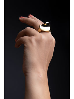 BEAUTY SPOT JEWELLERY - Gold Luxe Curve Statement Ring (7)