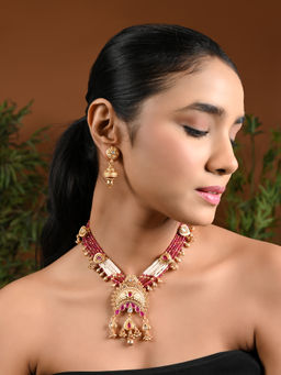 I Jewels - Pink Elegant Gold Plated Kundan and Pearl Beaded Jewellery Set
