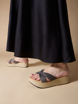 Inc.5 - Women Grey Party Wear Solid Round Toe Platform Sandals