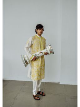 WABI SABI by Anshum-Ritesh - Passion Paisley Off White Thread Work Kurta with Pant