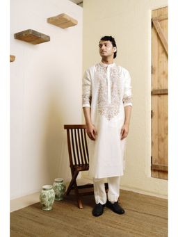 WABI SABI by Anshum-Ritesh - Floral Garland Ivory Thread Work Kurta with Pant