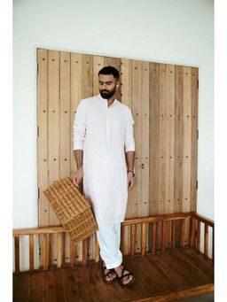 WABI SABI by Anshum-Ritesh - Moroccan Murals Ivory Thread Work Kurta with Pant