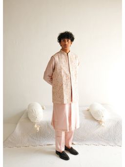 WABI SABI by Anshum-Ritesh - Reindeer Pink Thread Work Kurta with Pant and Jacket