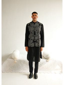 WABI SABI by Anshum-Ritesh - Arabesque Black Thread Work Kurta with Pant and Jacket
