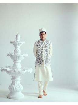 WABI SABI by Anshum-Ritesh - Gol-O-Morgh Ivory Thread Work Kurta with Pant and Jacket