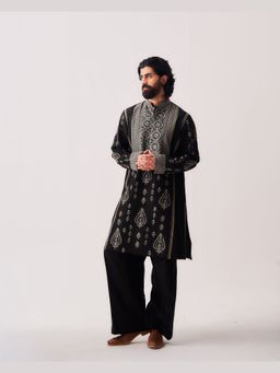 WABI SABI by Anshum-Ritesh - Garden Tapestry Black Thread Work Kurta with Pant