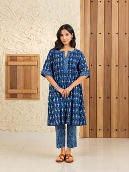 Naseebo - Starry Trail Blue Kurta with Pant (Set of 2)
