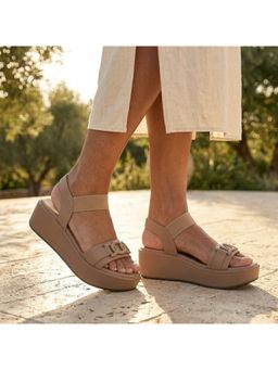 Global Step - Beige Wedges