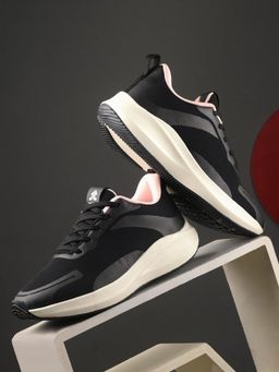 Off Limits - Naomi Black Sneakers