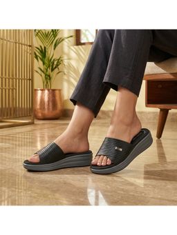 Global Step - Black Platform Sandal