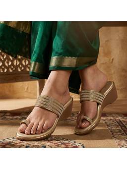 Global Step - Luxe Radiance Toe-Ring Gold Wedges