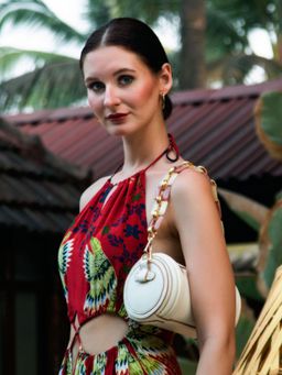 HIE - White Savy Shoulder Bag (S)