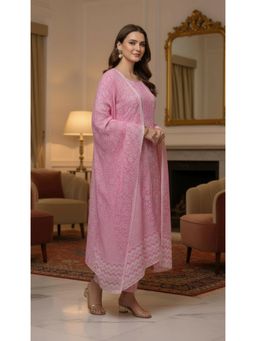 Gahan - Floral Printed Round Neck Kurta & Trousers with Dupatta