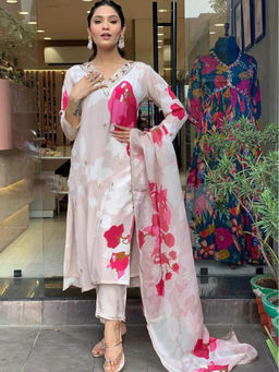 BLACK SCISSOR - Floral Printed Kurta with Pant & Dupatta (Set of 3)