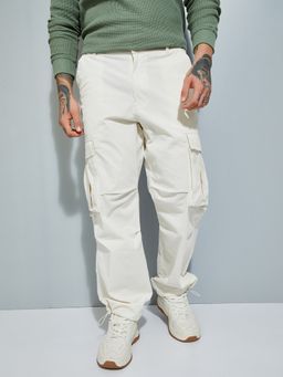 max - Men Solid Loose Fit Cream Cargo Pant