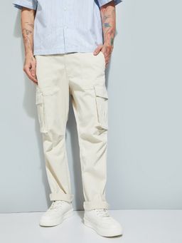 max - Men Solid Relaxed Fit Beige Cargo Pant