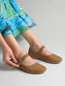 Tan color option, Currently selected