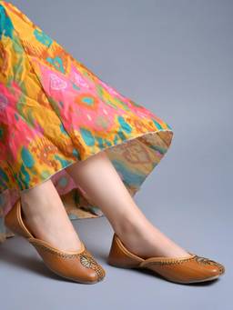 Shoetopia - Ethnic Handcrafted Slip-On Juttis