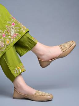 Shoetopia - Ethnic Beige Handcrafted Slip-On Juttis Style