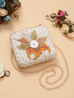 SWISNI - White Flower Embellished Clutch Bag (S)