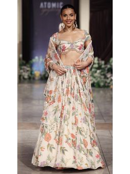 Basanti Kapde aur Koffee - The Bloom Ivory Lehenga And Stitched Blouse With Dupatta