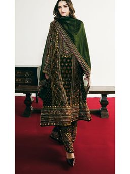 Basanti Kapde aur Koffee - Green Velvet Embroidered Kurta And Palazzo With Dupatta