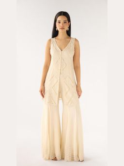 Basanti Kapde aur Koffee - Ivory Georgette Embroidered Kurta And Sharara