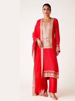 Basanti Kapde aur Koffee - Red Organza Embroidered Kurta With Dupatta