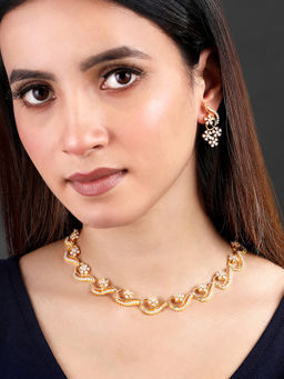 Peora - Gold Plated Cubic Zirconia Studded Floral Style Necklace Drop Earrings Set