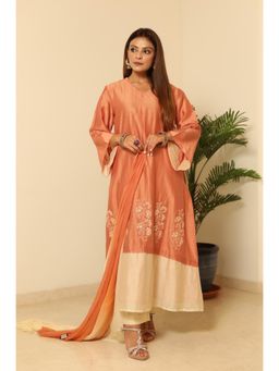 Finethreads by Hina & Nikhat - Peach Noor-E-Rung Anarkali with Pant and Dupatta