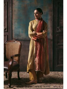 Begum Pret - Yellow Gauhar Kurta Wit Pant and Dupatta