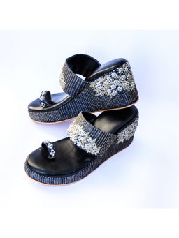 La Fiza - Zaisha Embellished Wedges