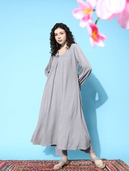 Varanga - Women Grey Solid Kurta & Pant (Set of 2)