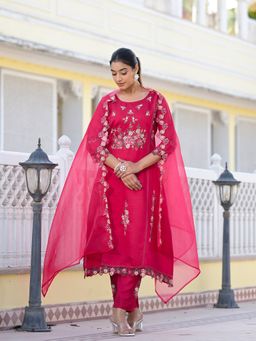Varanga - Women Pakistani Pink Embroidered Kurta With Pant & Dupatta (Set Of 3)