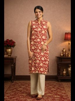 Stree Basics - Women Maroon Floral Printed Kurta