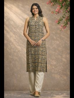 Stree Basics - Women Multi-Color Kalamkari Printed Kurta