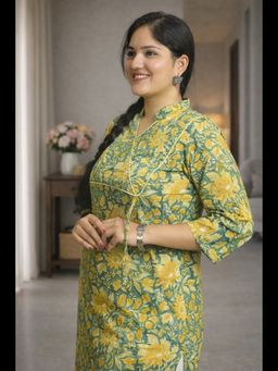 Stree Basics - Women Green Cotton Floral Printed Kurta
