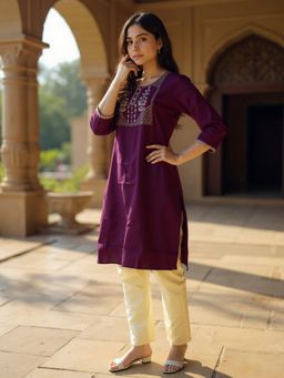 Rangita - Women Purple Embroidered Straight Kurta
