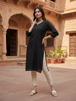 Rangita - Women Black Thread Work Kurta