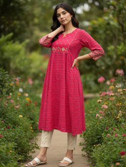 Rangita - Women Pink Rayon Kurta