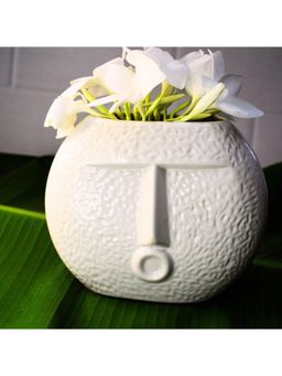 TheYUGO - Blow A Kiss Vase-White