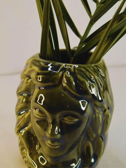 TheYUGO - Pretty Lady Ceramic Vase