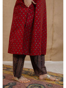 The Indian Ethnic Co. - Yashi Charcoal Ajrakh Cotton Straight Salwar