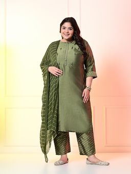 Desi Noor - Plus Size Mehndi Embellished Zorba Kurta with Dupatta (Set of 3)