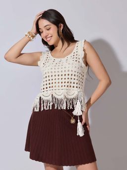 SHOWOFFFF - Edition Womens Cream Crochet Sleeveless Top with Fringe Hem