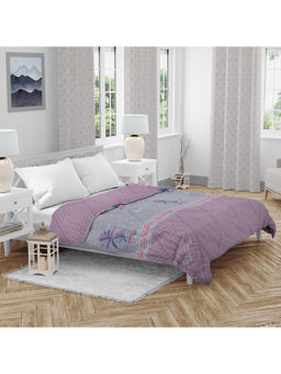 HomeTown - Nora Cotton Comforter in Grey