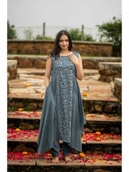 JITI - Blue Saanjh Floral Print Kurta with Pant (Set of 2)