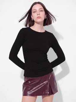 max - Black Women Solid Knit Top