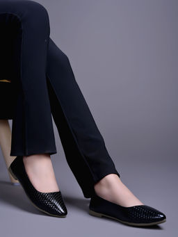 Shoetopia - Women Textured Black Ballerina