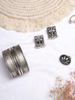 Teejh - by Joker and Witch Ruchira Silver Oxidised Jewelry Gift Set